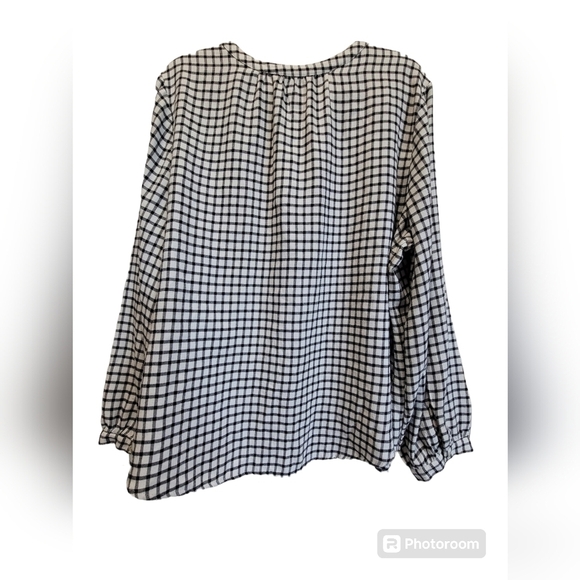 XXL Checkered Long Sleeve Ruffle Button Down Blouse - Picture 2 of 6